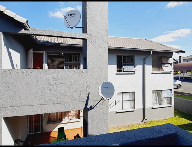 2 BEDROOM APARTMENT FOR SALE IN OAKDENE